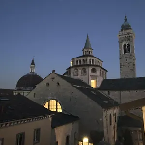 With A View , Bergamo Włochy